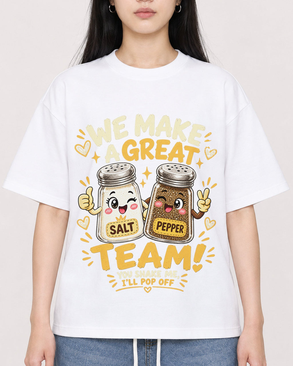 Mockup Boxy Heavyweight Tee White female close-up 01
