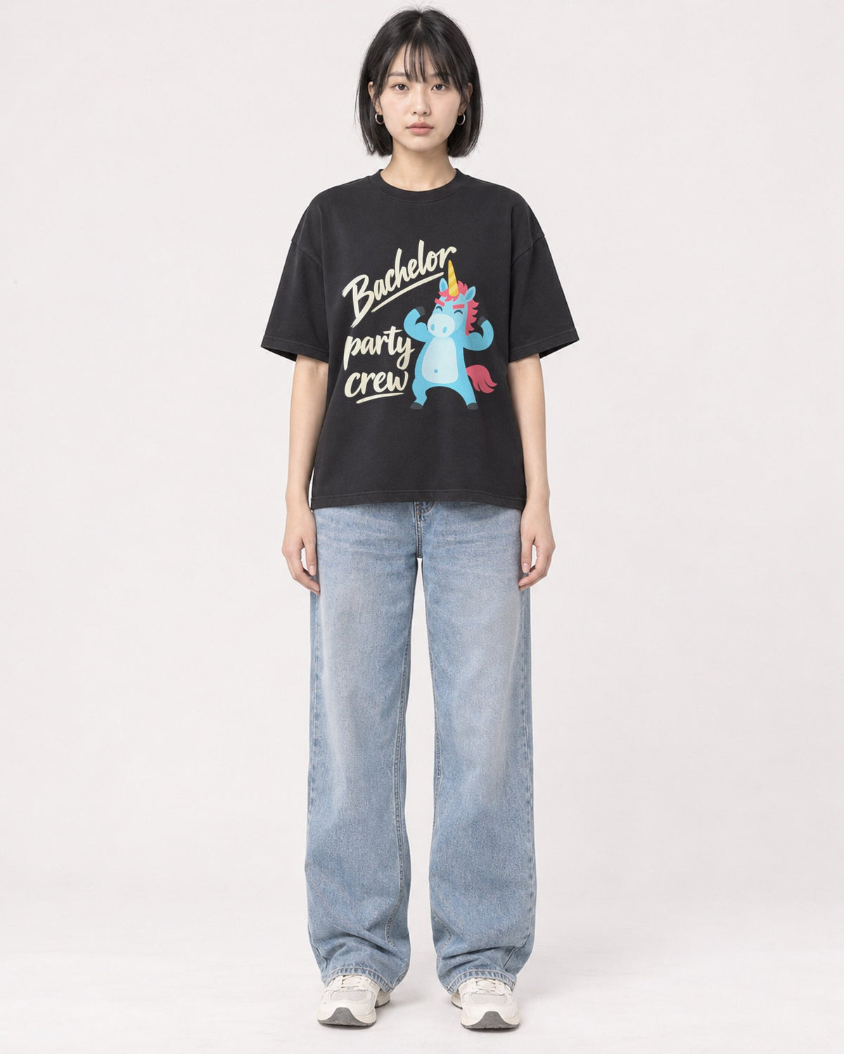 Mockup Boxy Heavyweight Tee Black female full-body 11