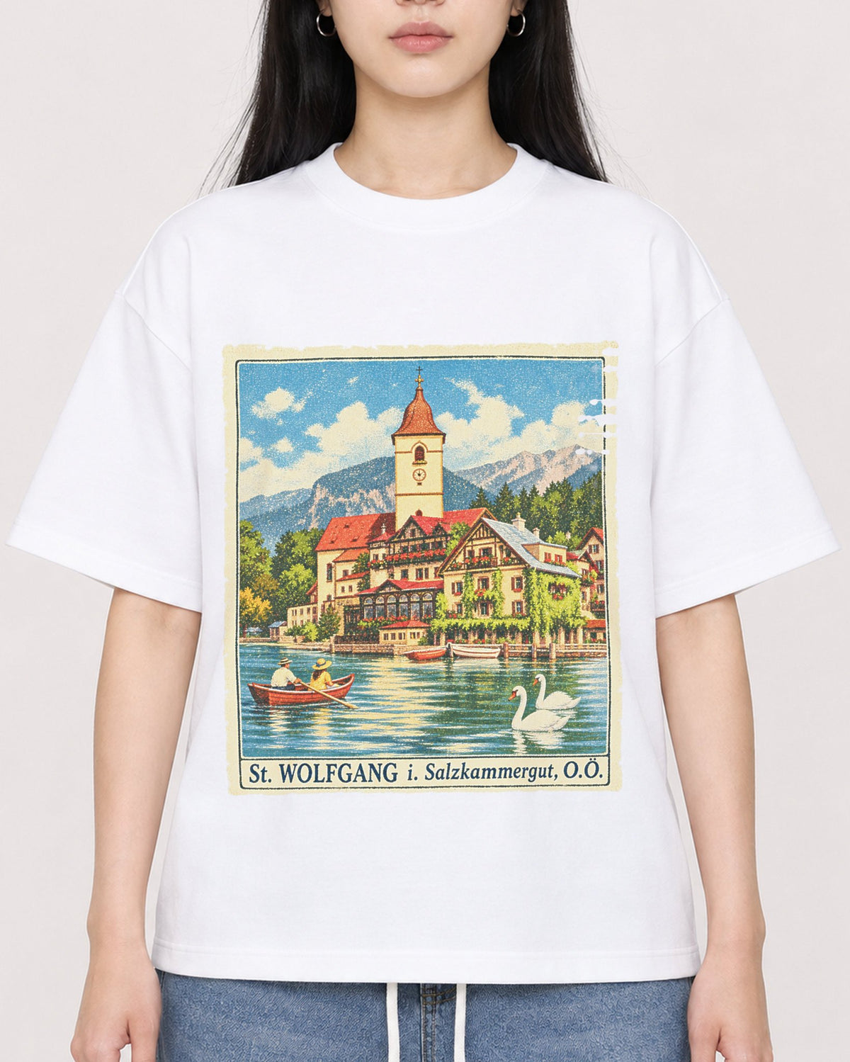 Mockup Boxy Heavyweight Tee White female close-up 01