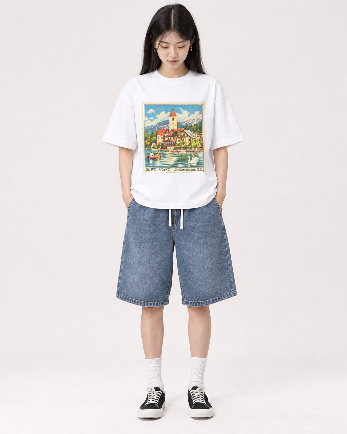 Mockup Boxy Heavyweight Tee White female full-body 01