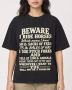 Mockup Boxy Heavyweight Tee Black female close-up 02