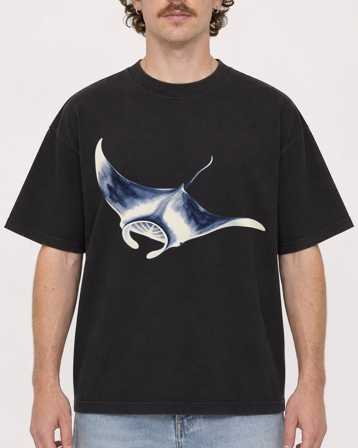 Mockup Boxy Heavyweight Tee Black male close-up 09