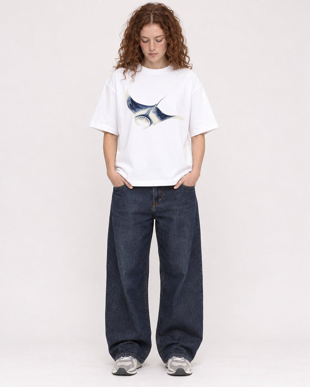 Mockup Boxy Heavyweight Tee White female full-body 09