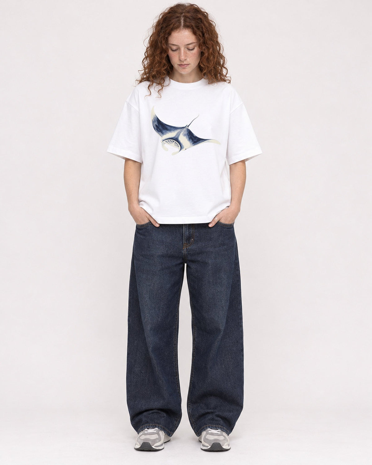 Mockup Boxy Heavyweight Tee White female full-body 09