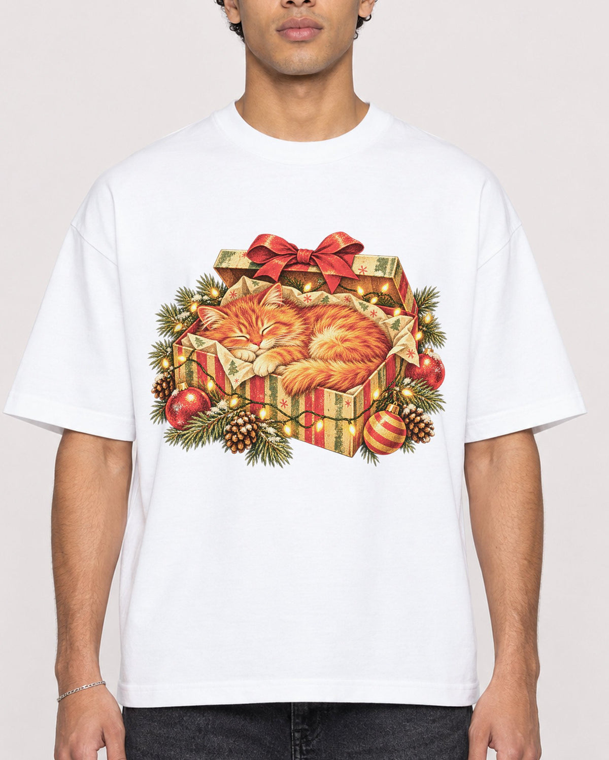 Mockup Boxy Heavyweight Tee White male close-up 10