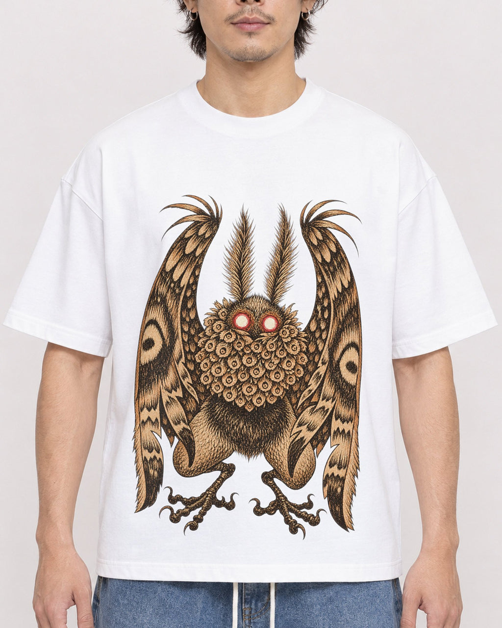 Mockup Boxy Heavyweight Tee White male close-up 03