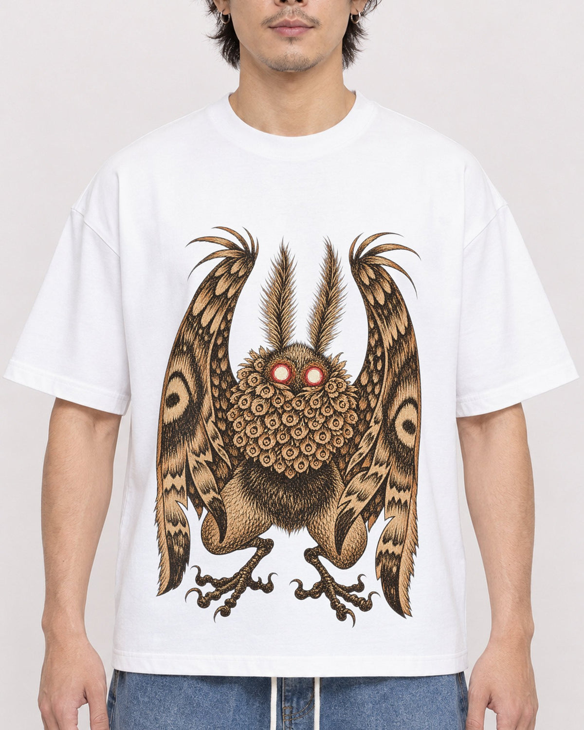 Mockup Boxy Heavyweight Tee White male close-up 03