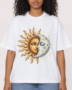 Mockup Boxy Heavyweight Tee White female close-up 05