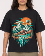 Mockup Boxy Heavyweight Tee Black female close-up 06
