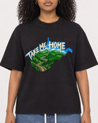 Mockup Boxy Heavyweight Tee Black female close-up 05