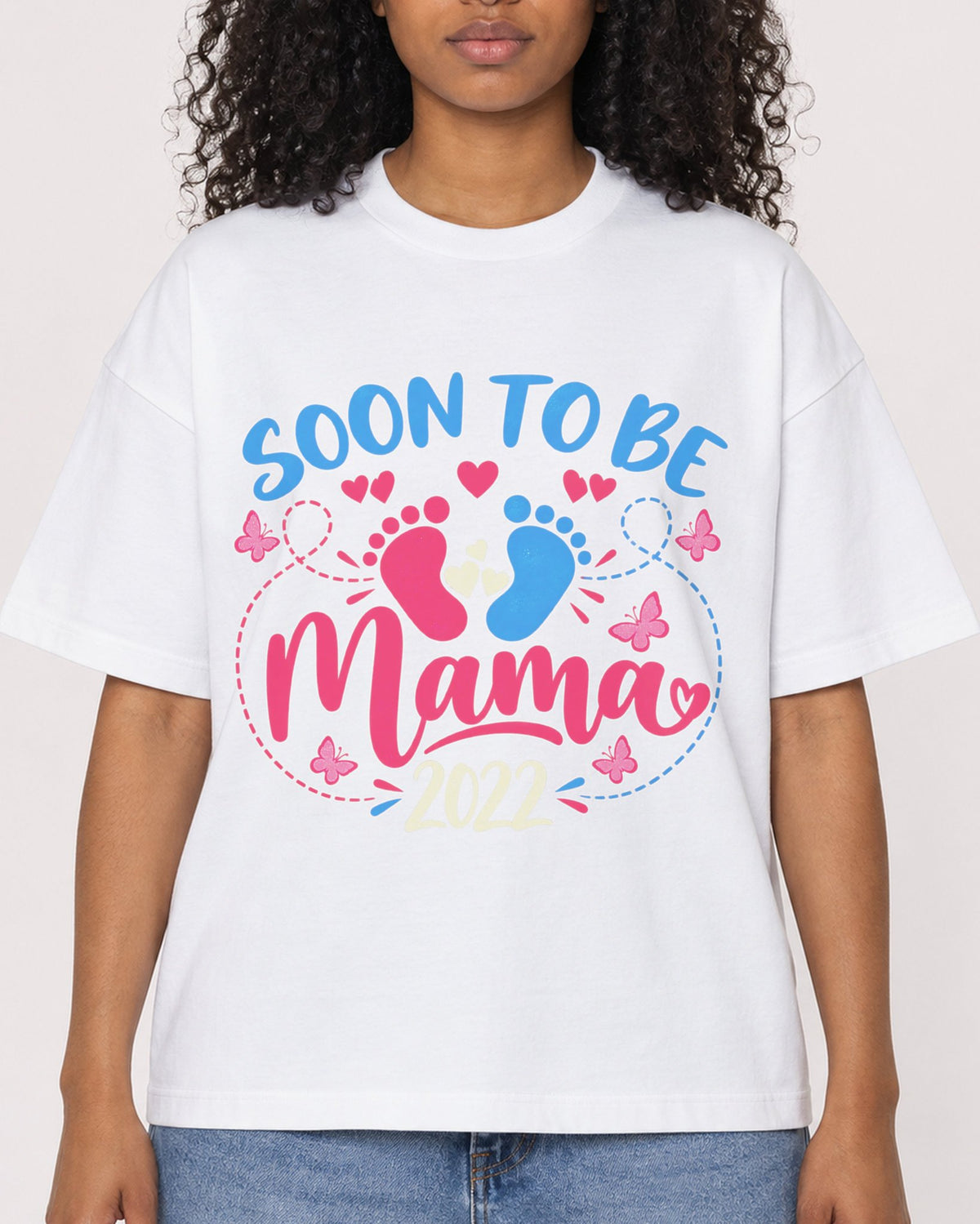 Mockup Boxy Heavyweight Tee White female close-up 05