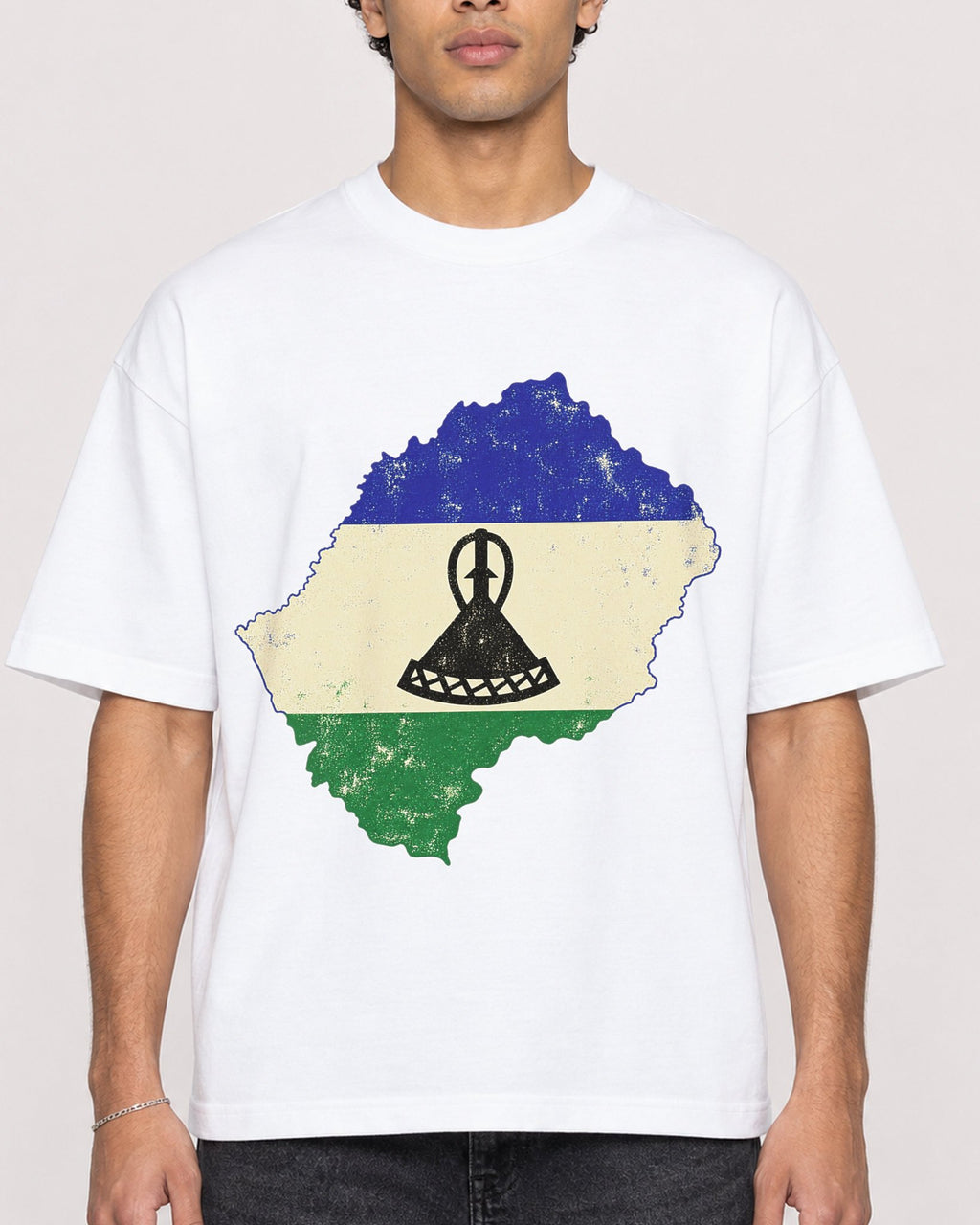 Mockup Boxy Heavyweight Tee White male close-up 10