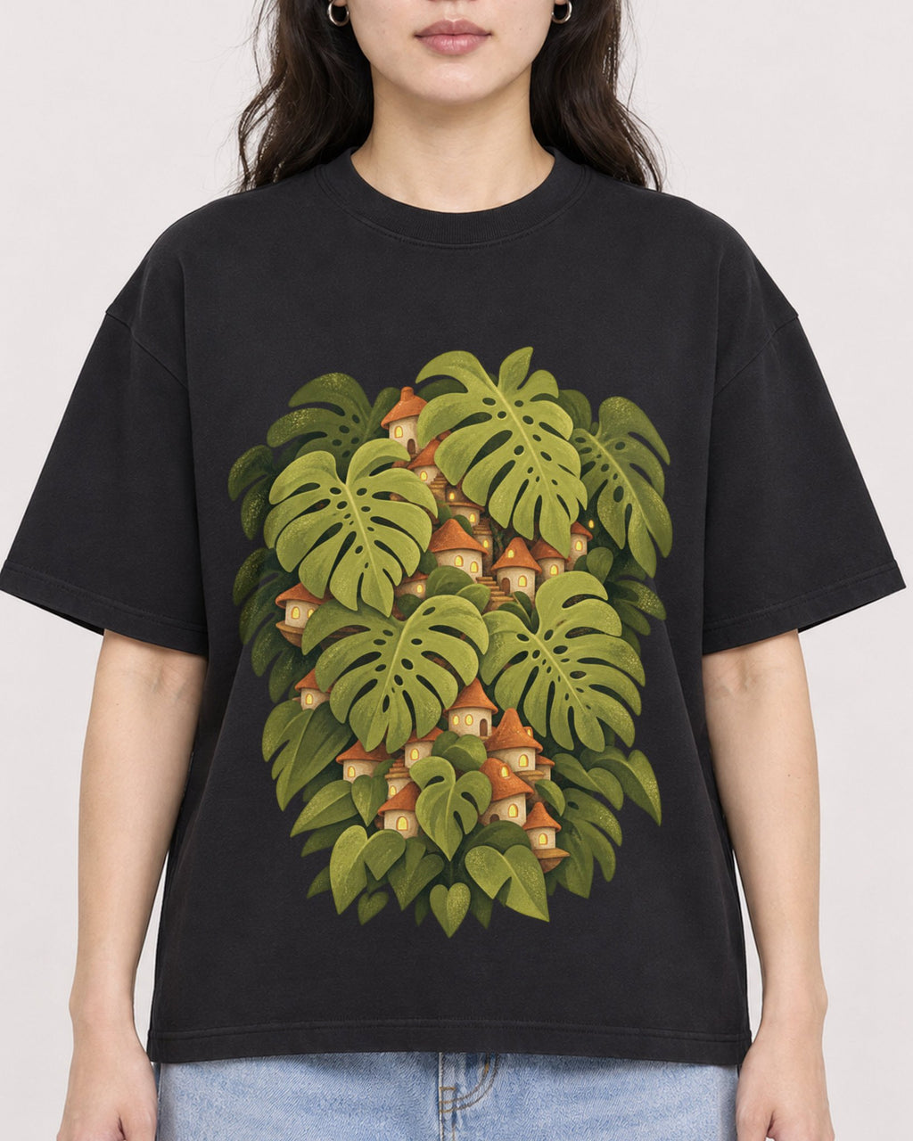 Mockup Boxy Heavyweight Tee Black female close-up 03