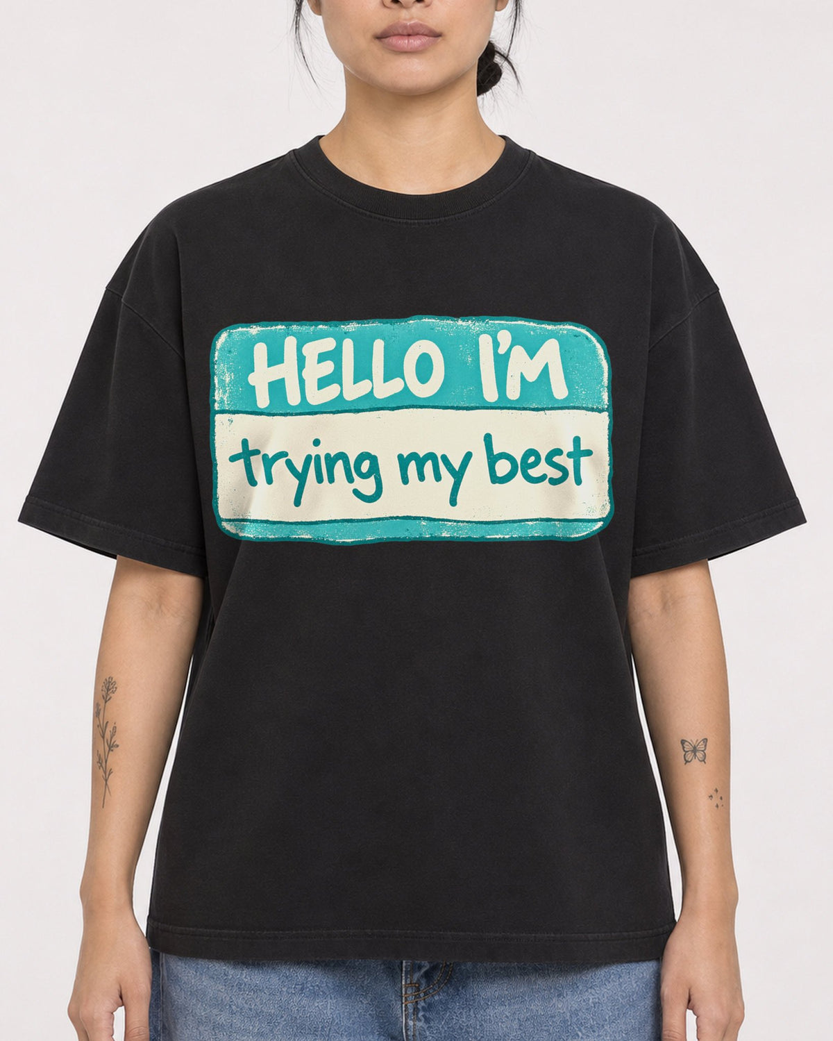Mockup Boxy Heavyweight Tee Black female close-up 12