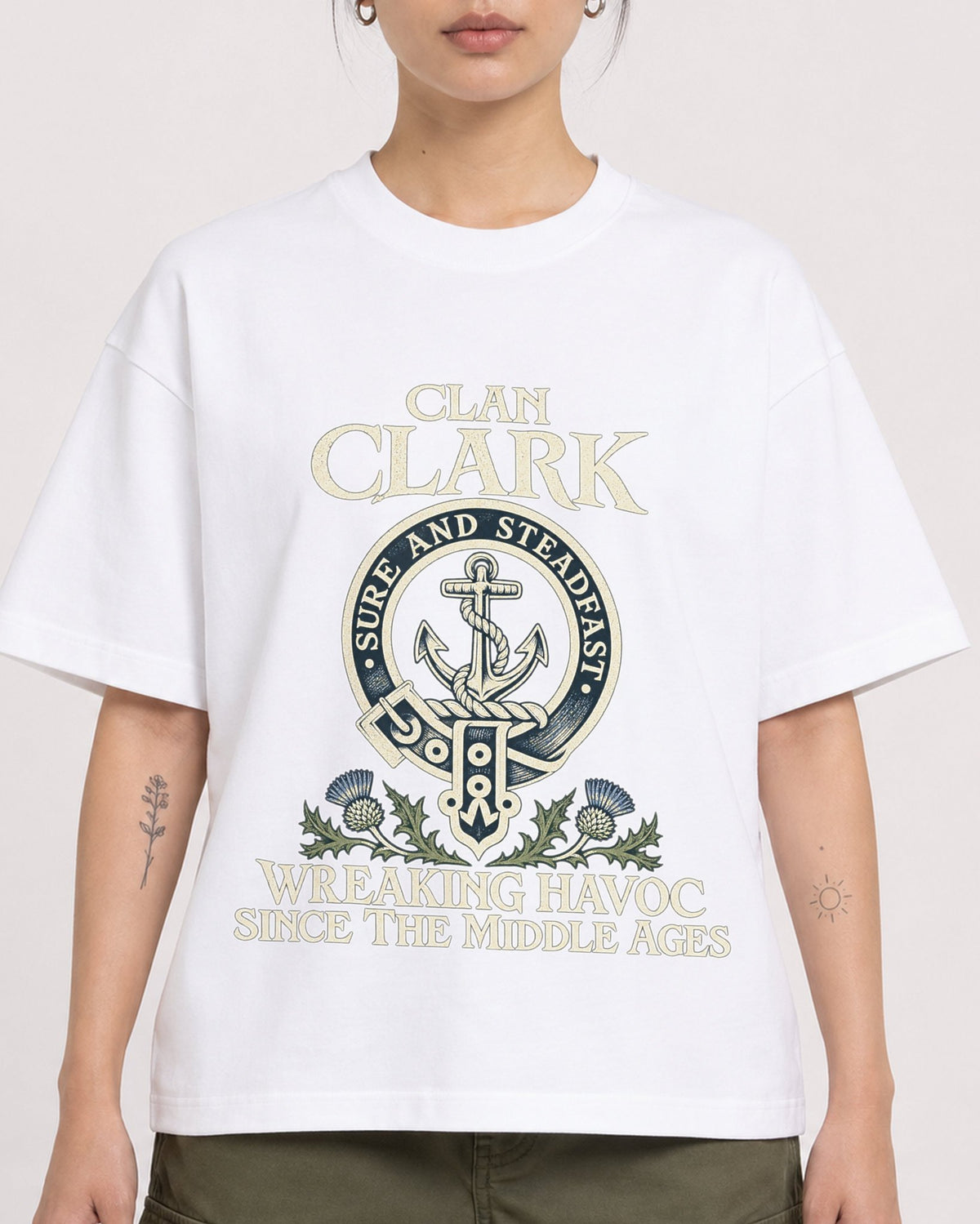 Mockup Boxy Heavyweight Tee White female close-up 12