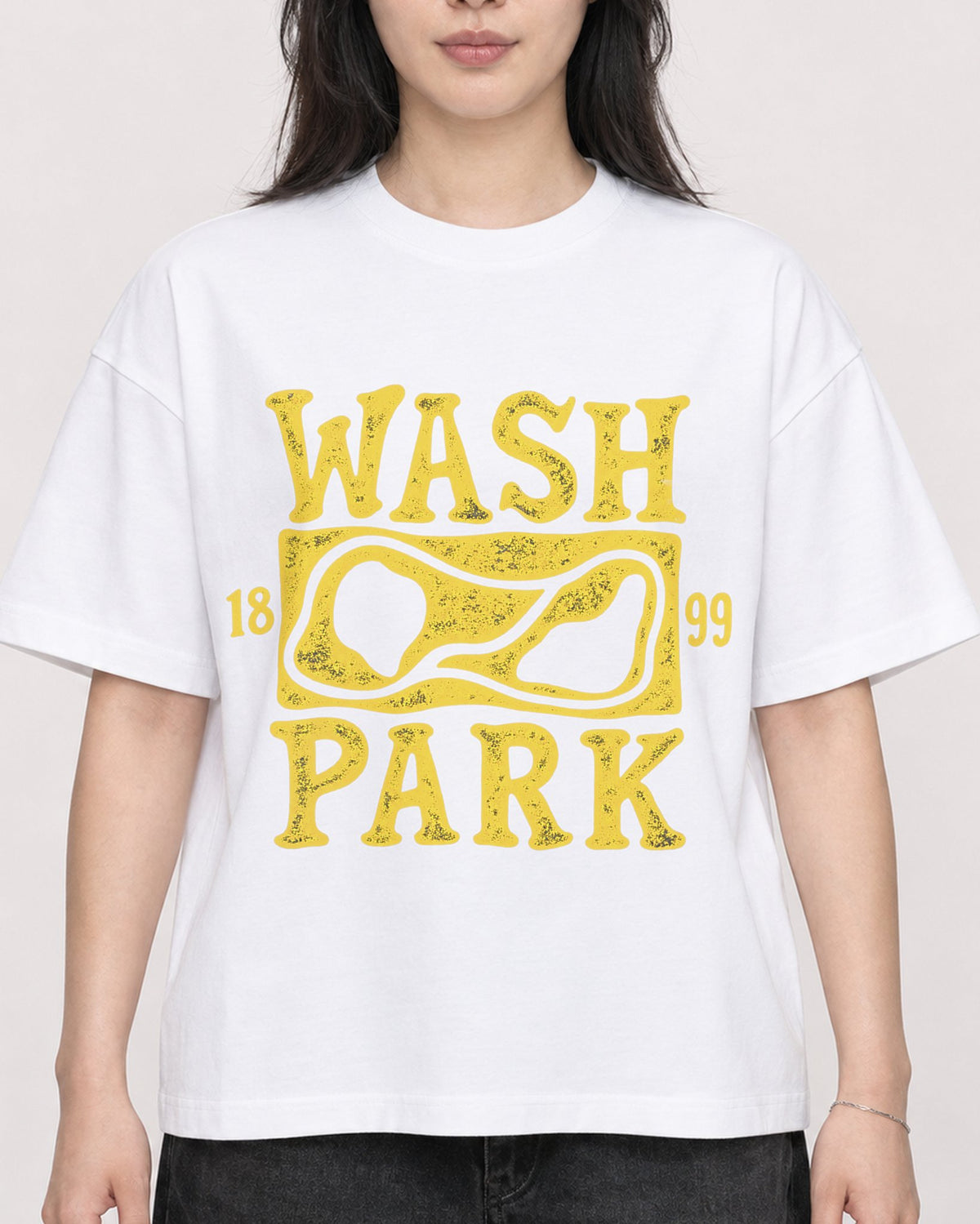 Mockup Boxy Heavyweight Tee White female close-up 13