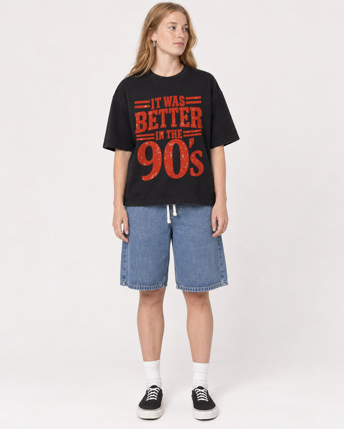 Mockup Boxy Heavyweight Tee Black female full-body 49