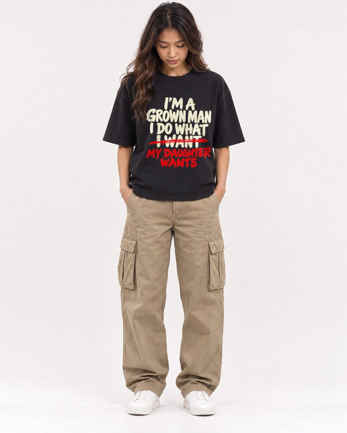 Mockup Boxy Heavyweight Tee Black female full-body 02