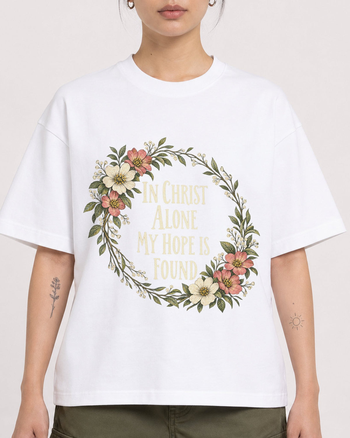 Mockup Boxy Heavyweight Tee White female close-up 12