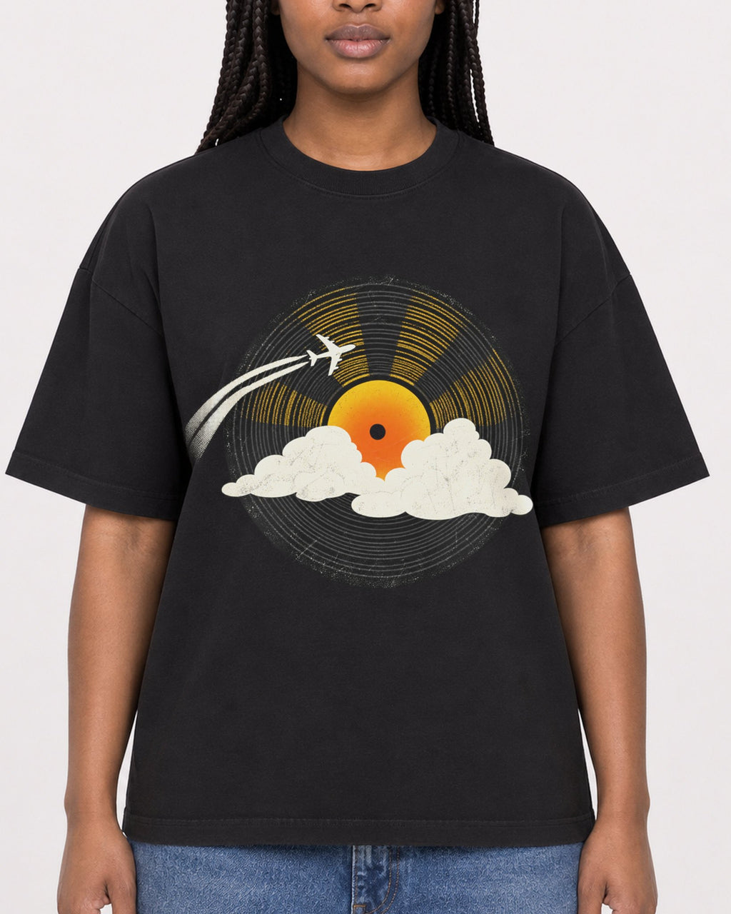 Mockup Boxy Heavyweight Tee Black female close-up 04