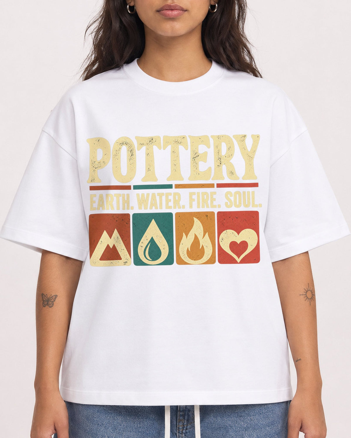 Mockup Boxy Heavyweight Tee White female close-up 06
