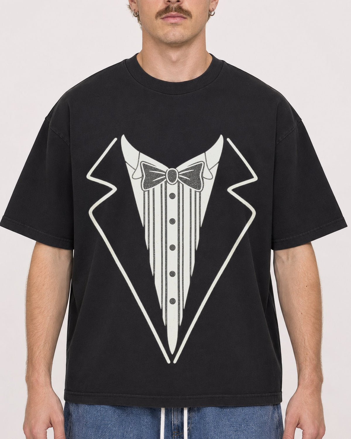 Mockup Boxy Heavyweight Tee Black male close-up 19
