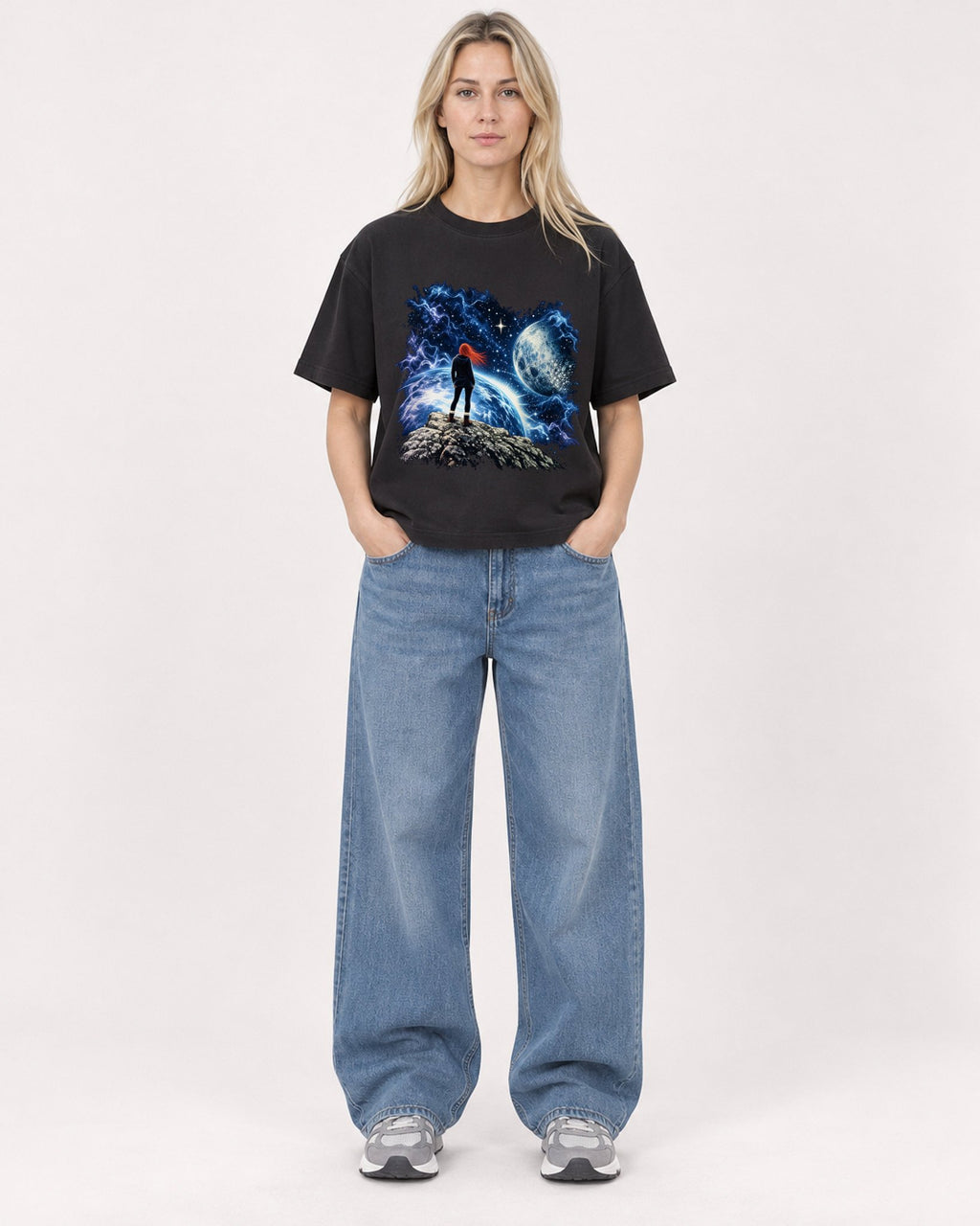 Mockup Boxy Heavyweight Tee Black female full-body 08