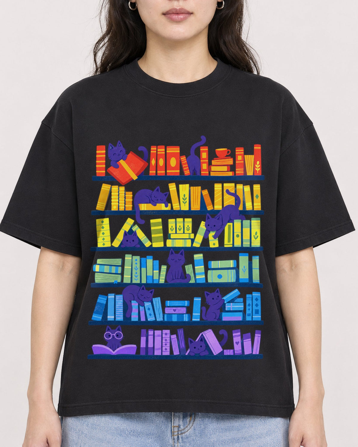 Mockup Boxy Heavyweight Tee Black female close-up 03