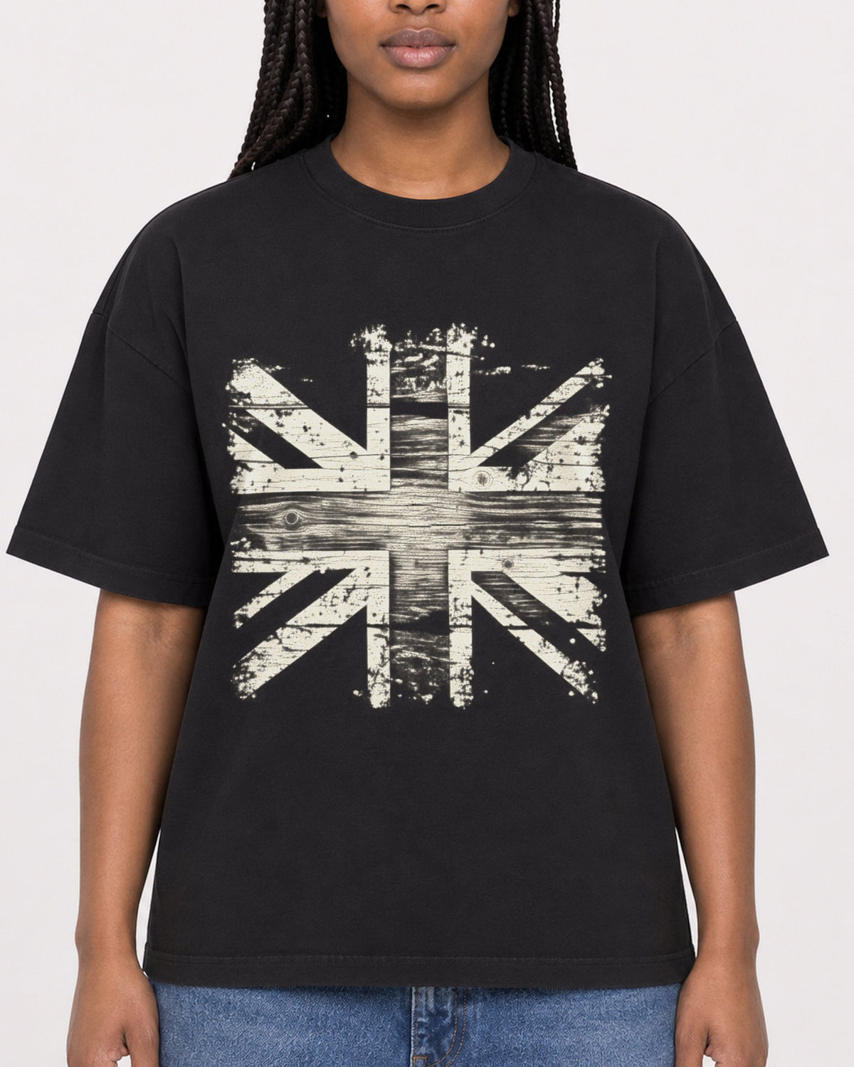 Mockup Boxy Heavyweight Tee Black female close-up 04
