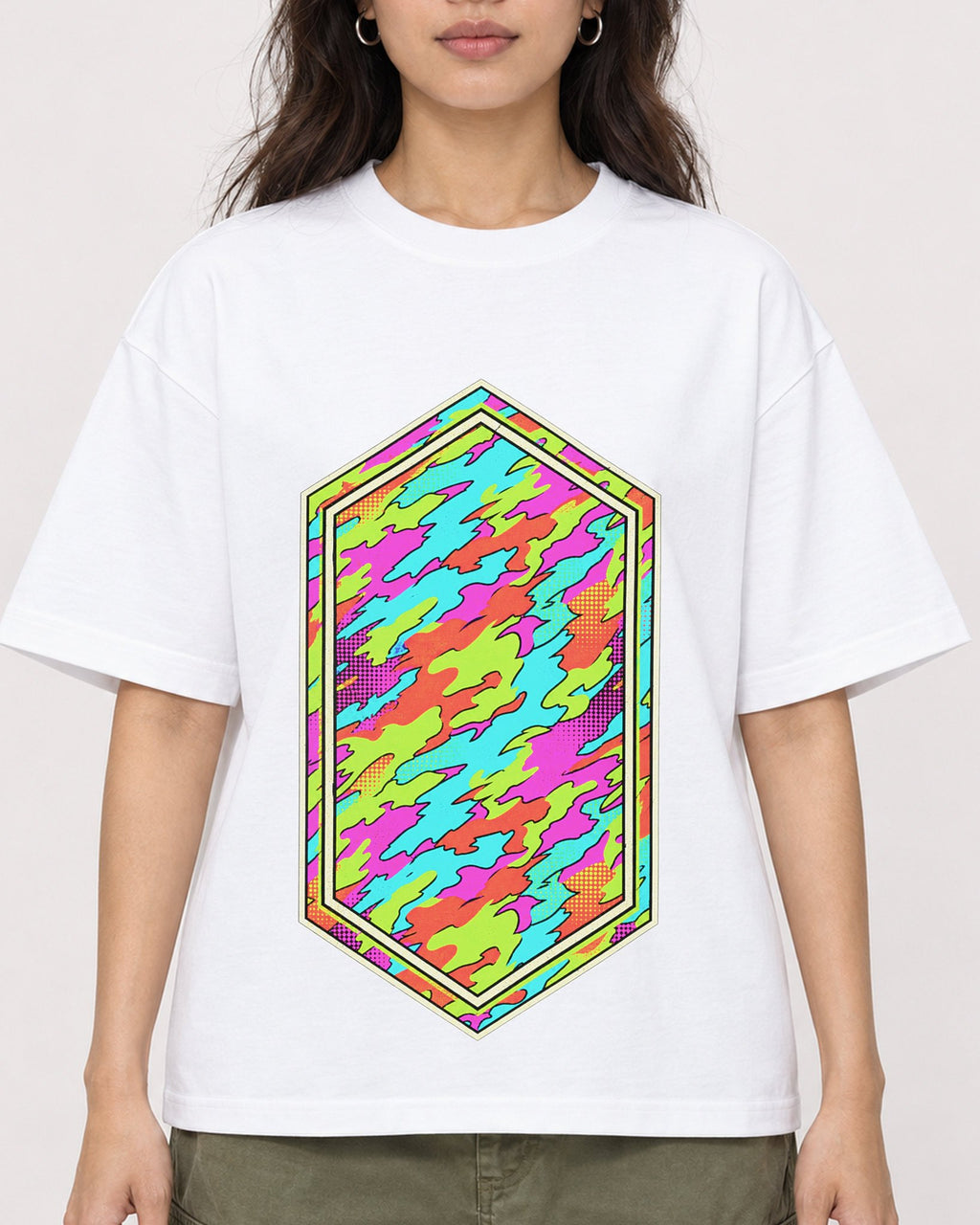 Mockup Boxy Heavyweight Tee White female close-up 02