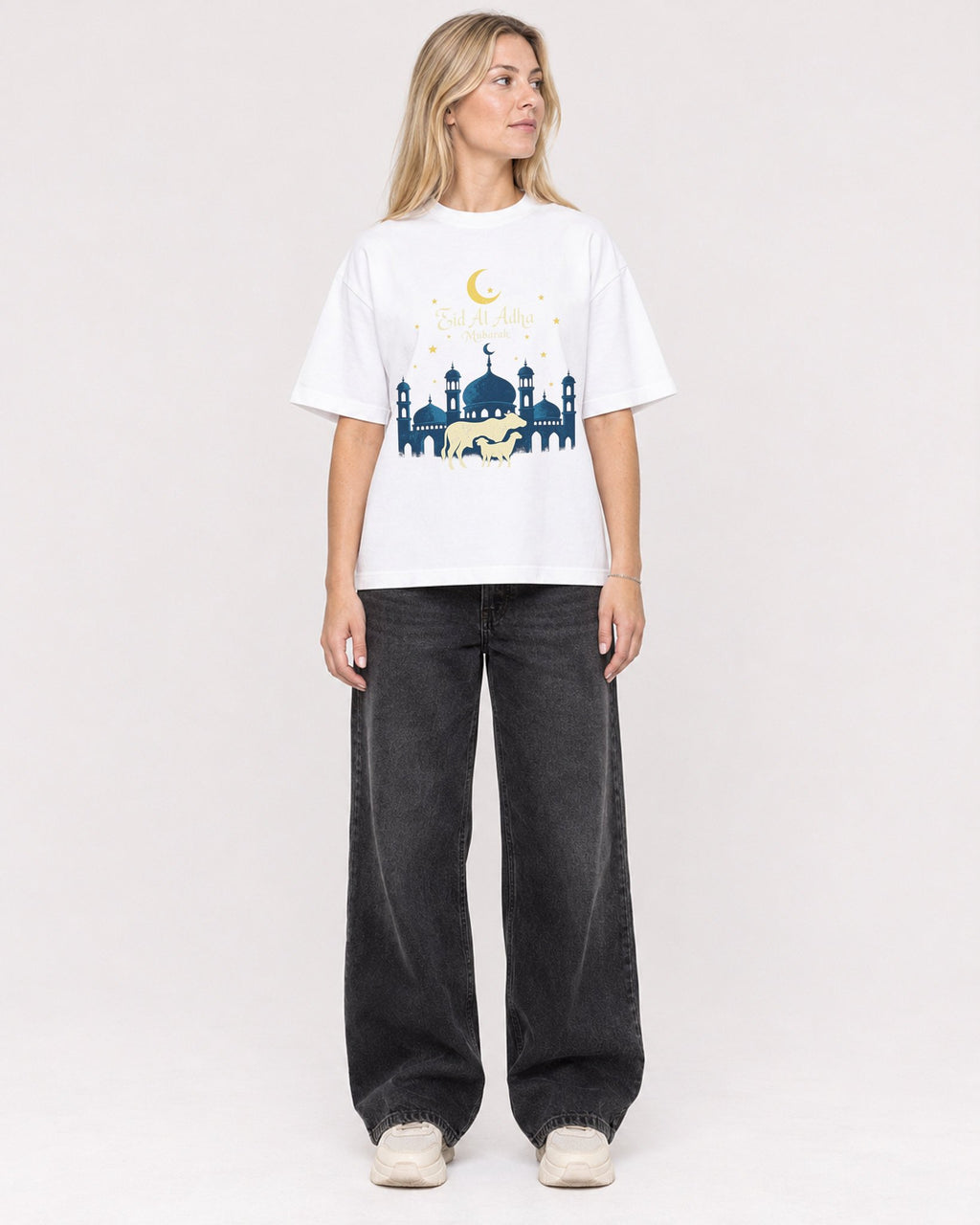 Mockup Boxy Heavyweight Tee White female full-body 08