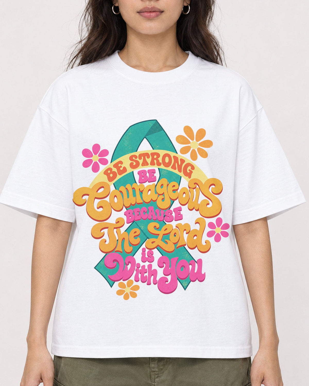 Mockup Boxy Heavyweight Tee White female close-up 02