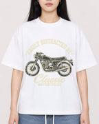 Mockup Boxy Heavyweight Tee White female close-up 01