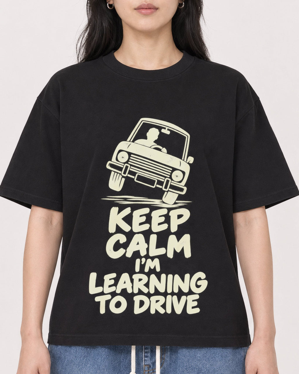 Mockup Boxy Heavyweight Tee Black female close-up 13