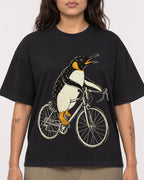 Mockup Boxy Heavyweight Tee Black female close-up 06