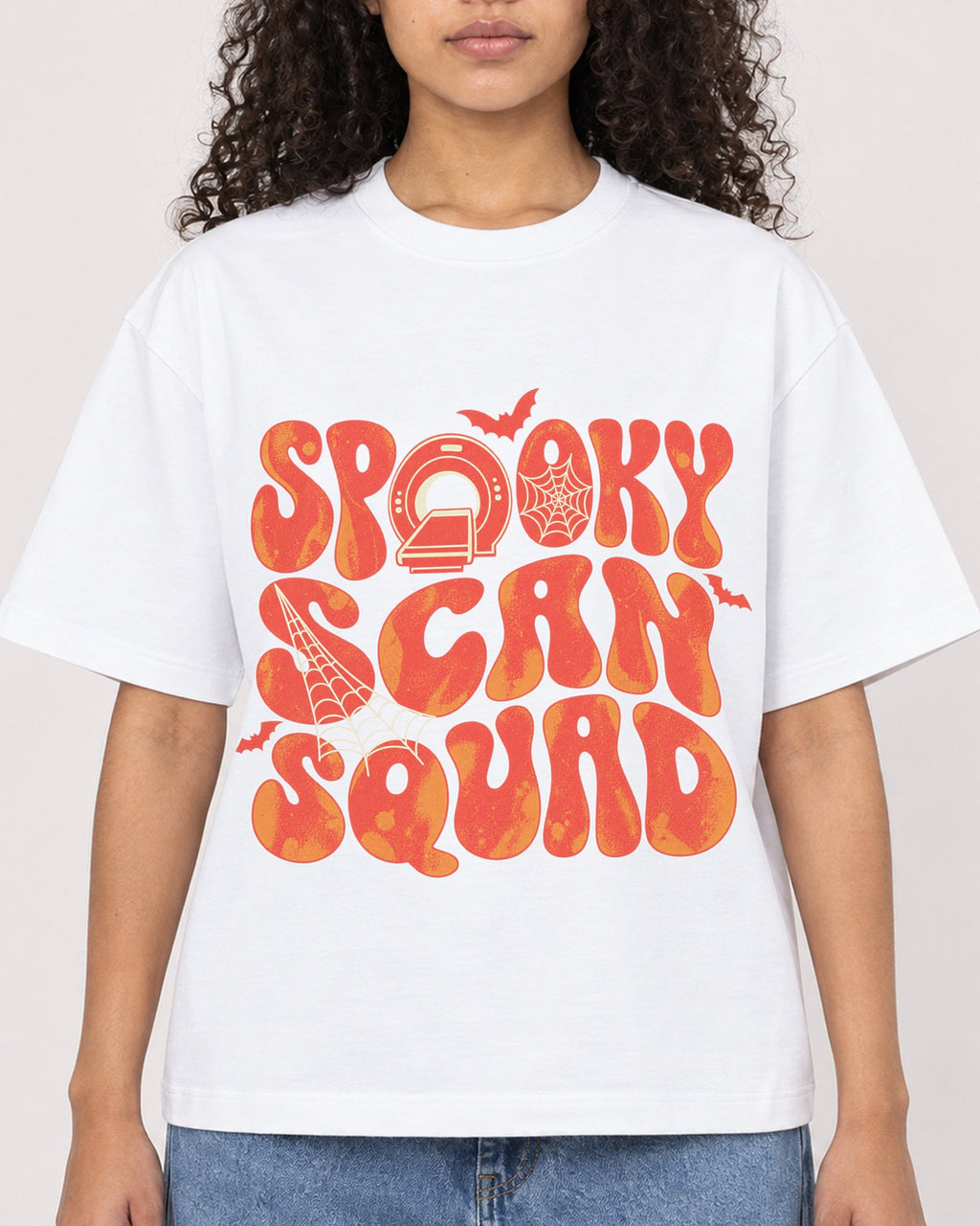 Mockup Boxy Heavyweight Tee White female close-up 10
