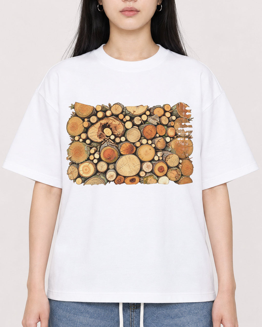 Mockup Boxy Heavyweight Tee White female close-up 01