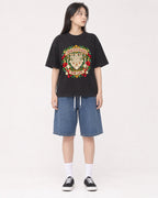 Mockup Boxy Heavyweight Tee Black female full-body 01