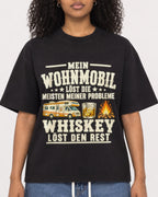 Mockup Boxy Heavyweight Tee Black female close-up 05