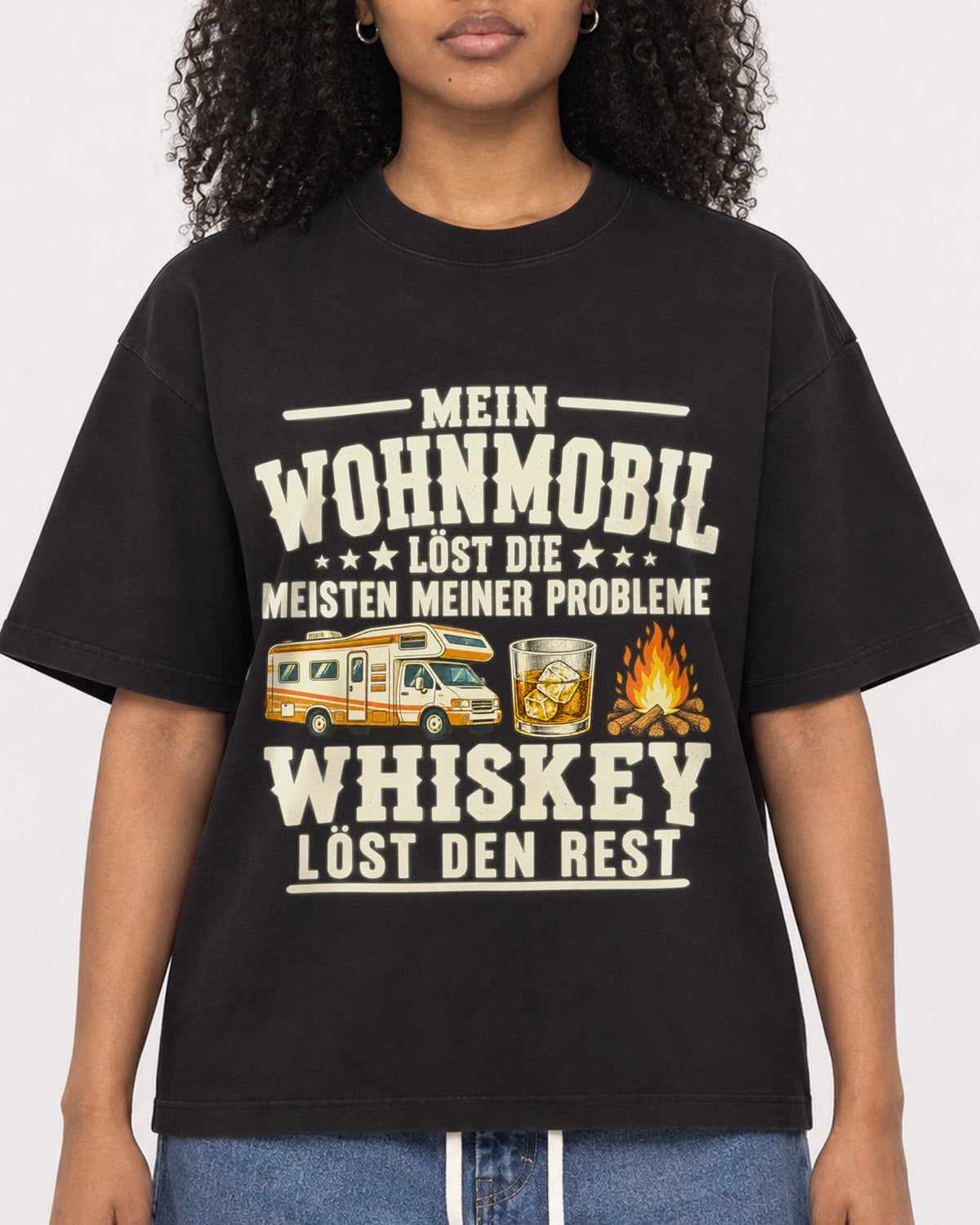 Mockup Boxy Heavyweight Tee Black female close-up 05