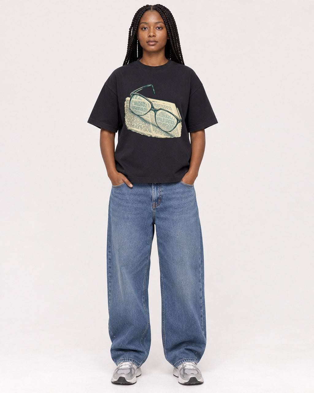Mockup Boxy Heavyweight Tee Black female full-body 04