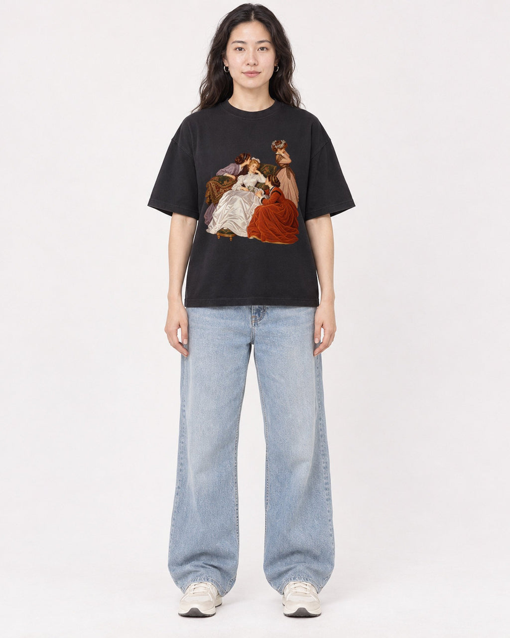 Mockup Boxy Heavyweight Tee Black female full-body 03