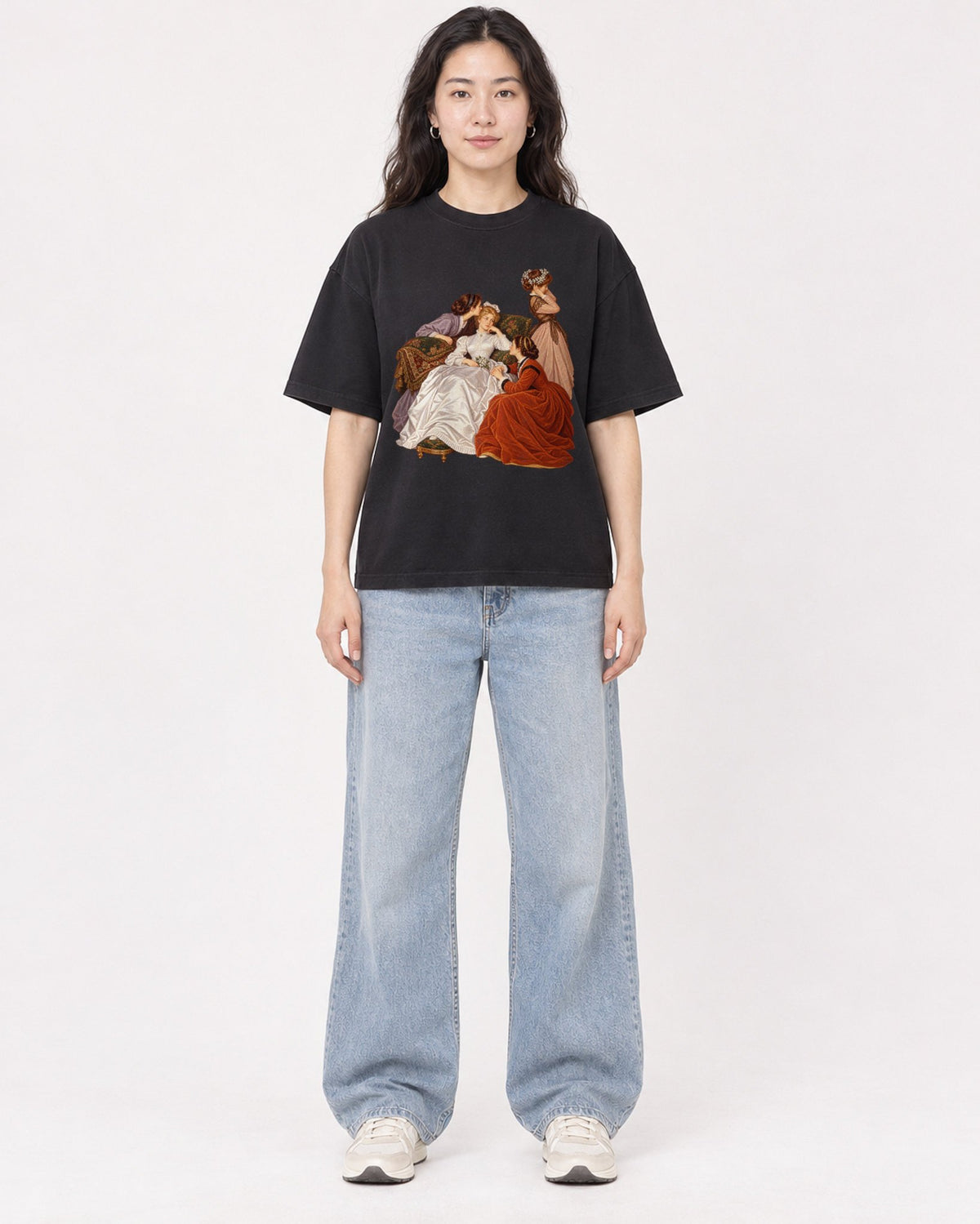 Mockup Boxy Heavyweight Tee Black female full-body 03
