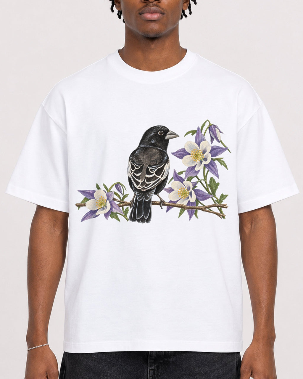 Mockup Boxy Heavyweight Tee White male close-up 05