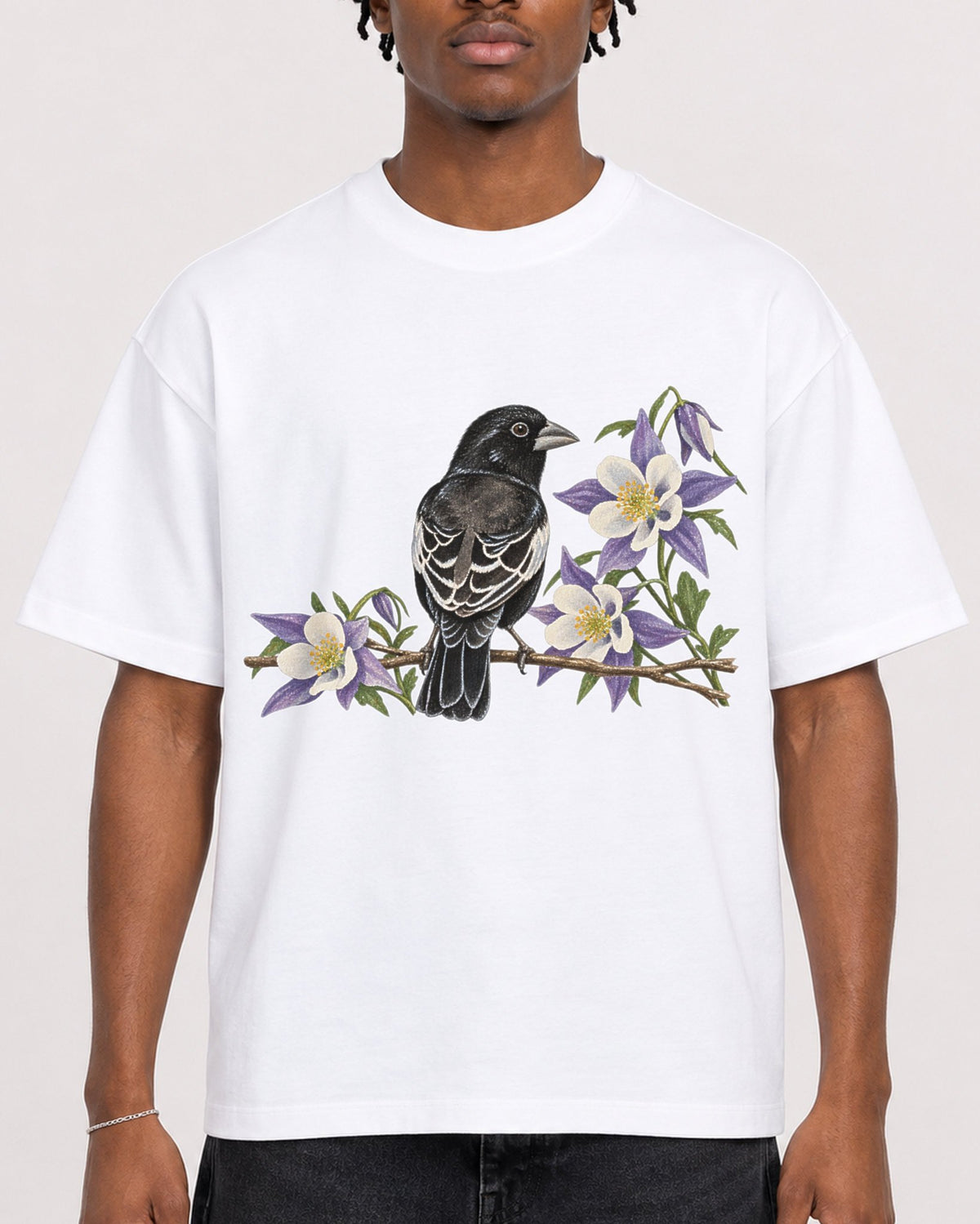 Mockup Boxy Heavyweight Tee White male close-up 05