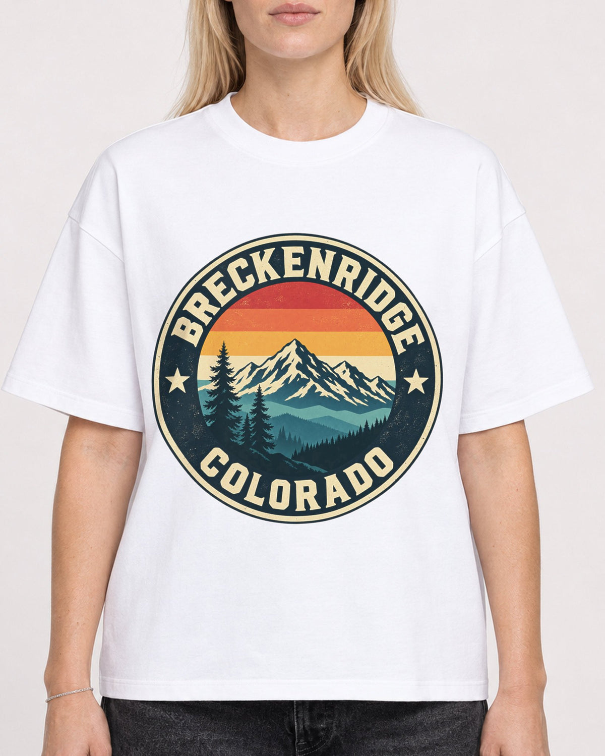 Mockup Boxy Heavyweight Tee White female close-up 08