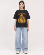Mockup Boxy Heavyweight Tee Black female full-body 47
