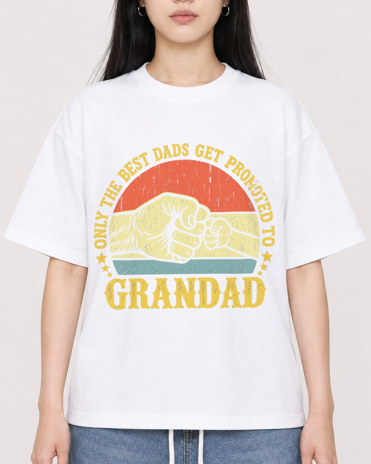 Mockup Boxy Heavyweight Tee White female close-up 01