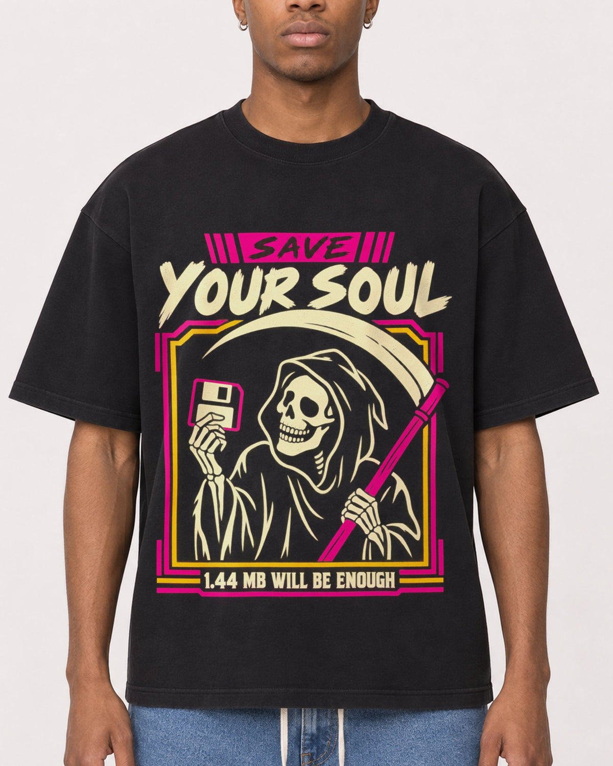 Mockup Boxy Heavyweight Tee Black male close-up 35