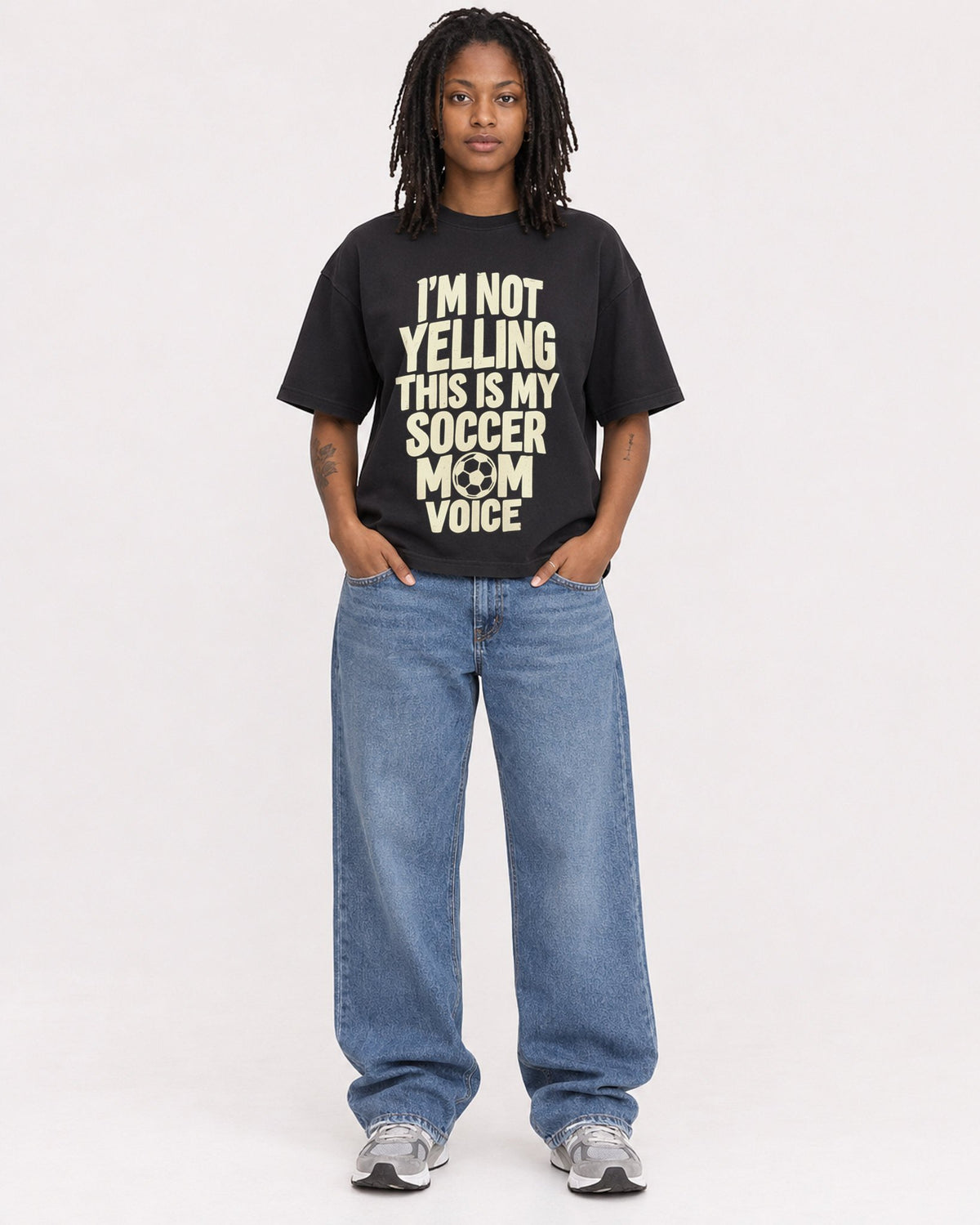 Mockup Boxy Heavyweight Tee Black female full-body 24